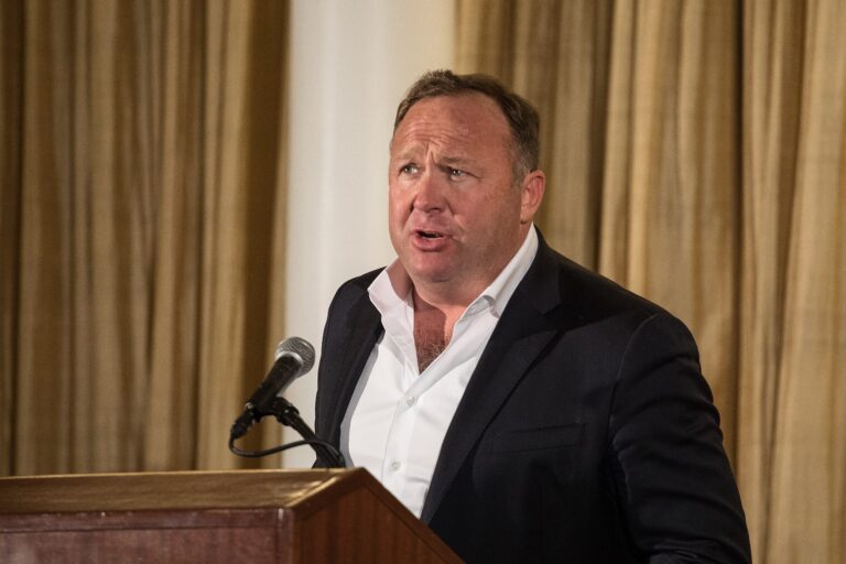 2560px Alex Jones DC Press Conference 2018 2